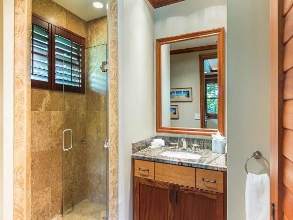 Kailua Beachfront Oceanfront Villa  Pool & Jacuzzi Main House & Guest House